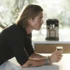 De'Longhi Kampagne mit Kaffeevollautomaten und Hollywood-Star Brad Pitt.