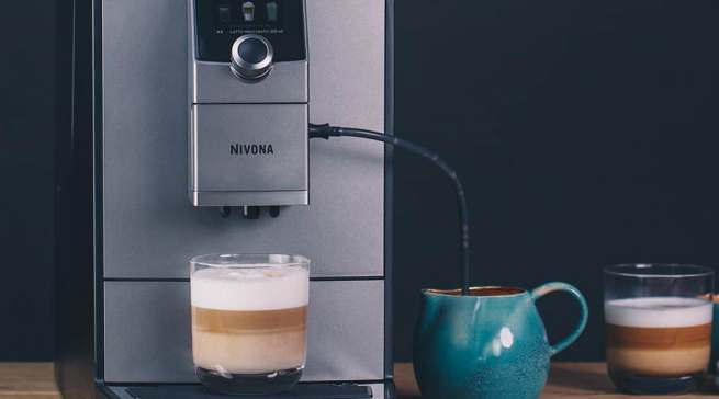 Nivona Espresso-/Kaffeevollautomat CafeRomatica NICR 795 mit OneTouch-Spumatore plus.