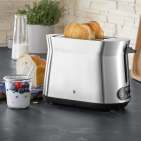 WMF Toaster Kineo mit LED-Touch-Display.