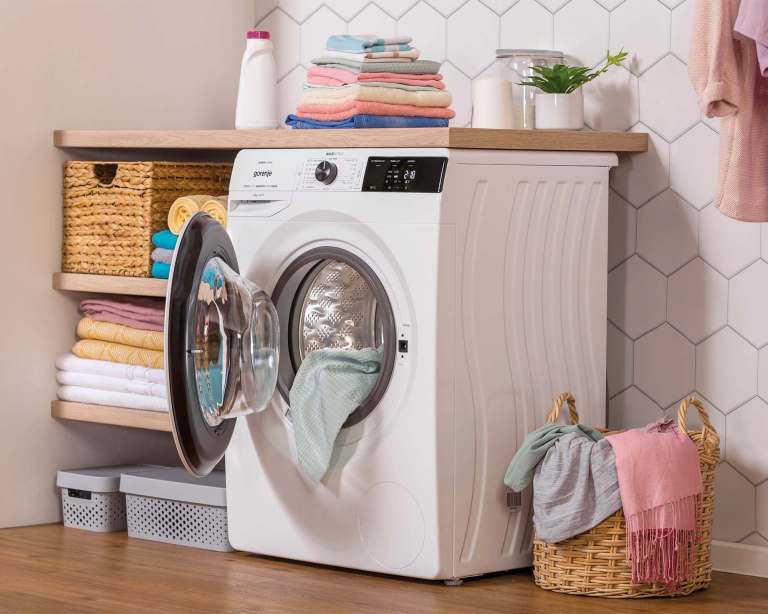 Gorenje Essential-Waschmaschine WEI84SCDPS