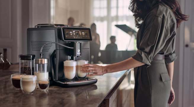 Glänzendes Comeback: der neue Kaffee-Vollautomat „Xelsis Suprema“ von Saeco.