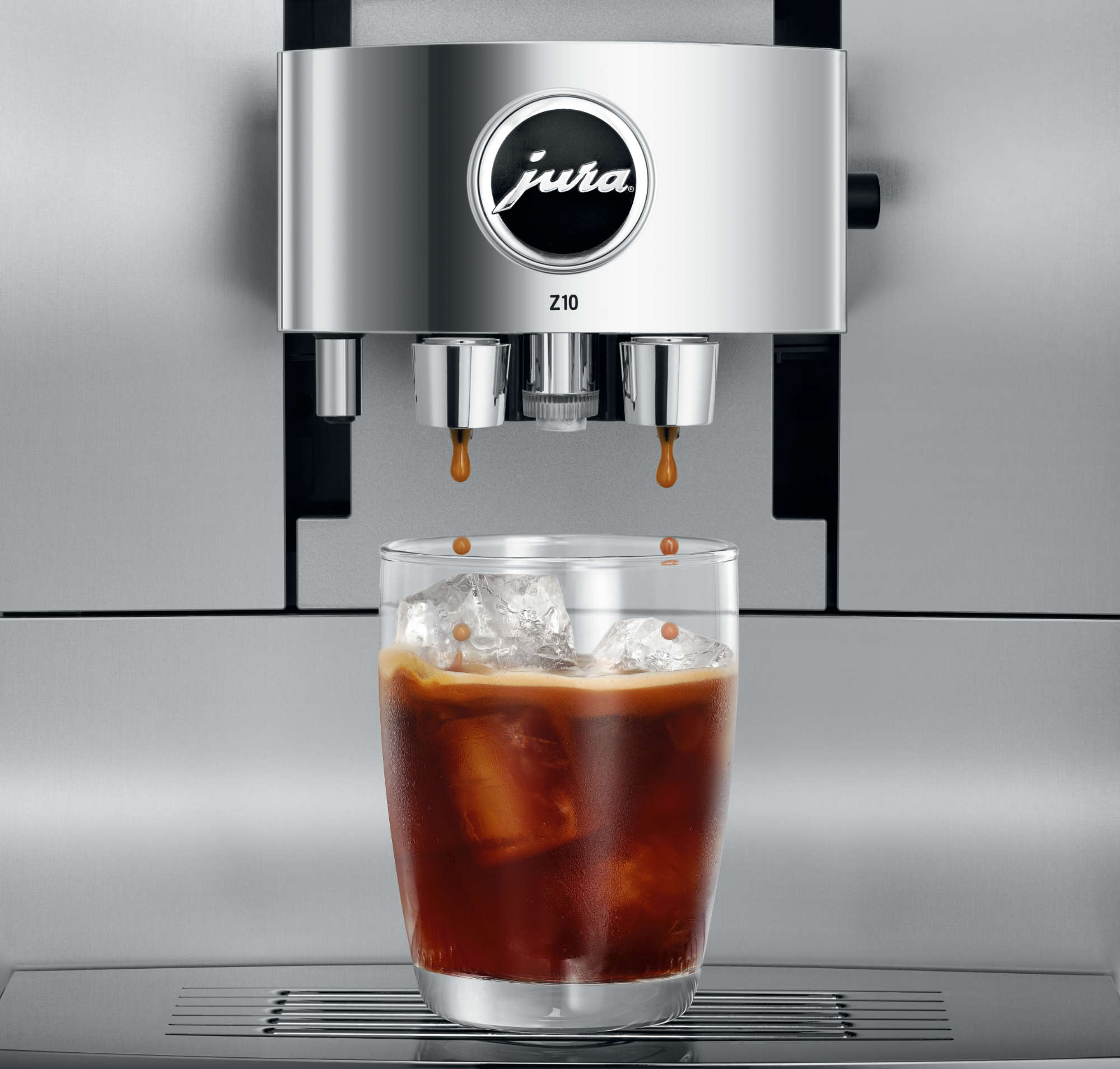 Technologischer Meilenstein: Die Jura Z10 bereitet Cold-Brew-Spezialitäten mithilfe des „Cold Extraction Process“ in Top-Qualität zu.