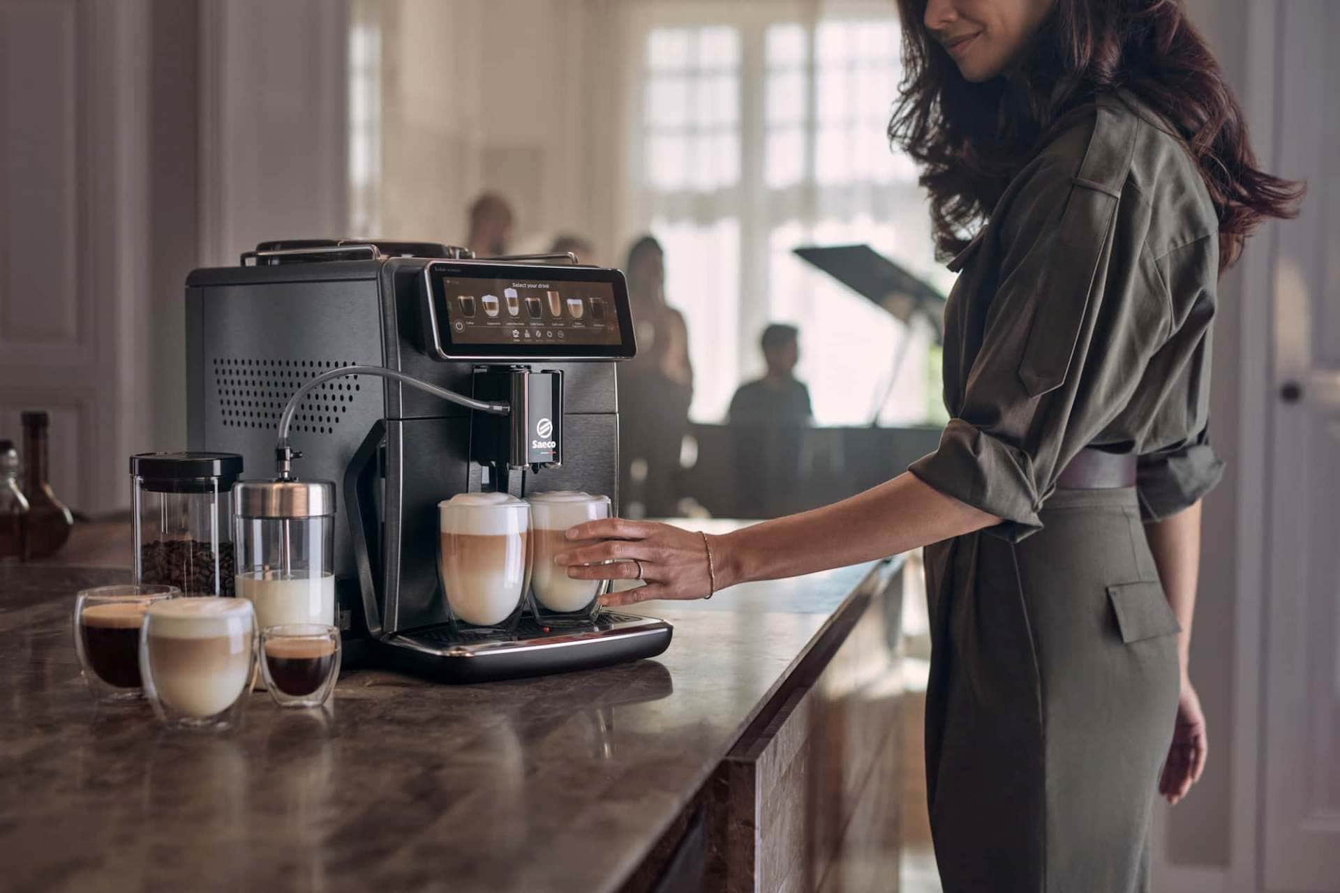 Italienische Handwerkskunst trifft auf innovative Technologie: Der neue Kaffee-Vollautomat „Xelsis Suprema“ von Saeco.