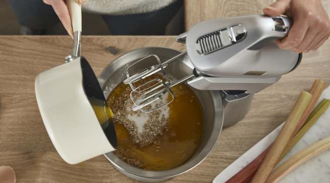 Kenwood Handmixer Chefette mit Schüssel aus Edelstahl.
