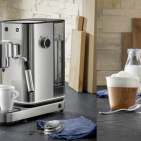 Testsieger von WMF: Lumero Espresso Siebträger-Maschine und Lumero Milchaufschäumer.