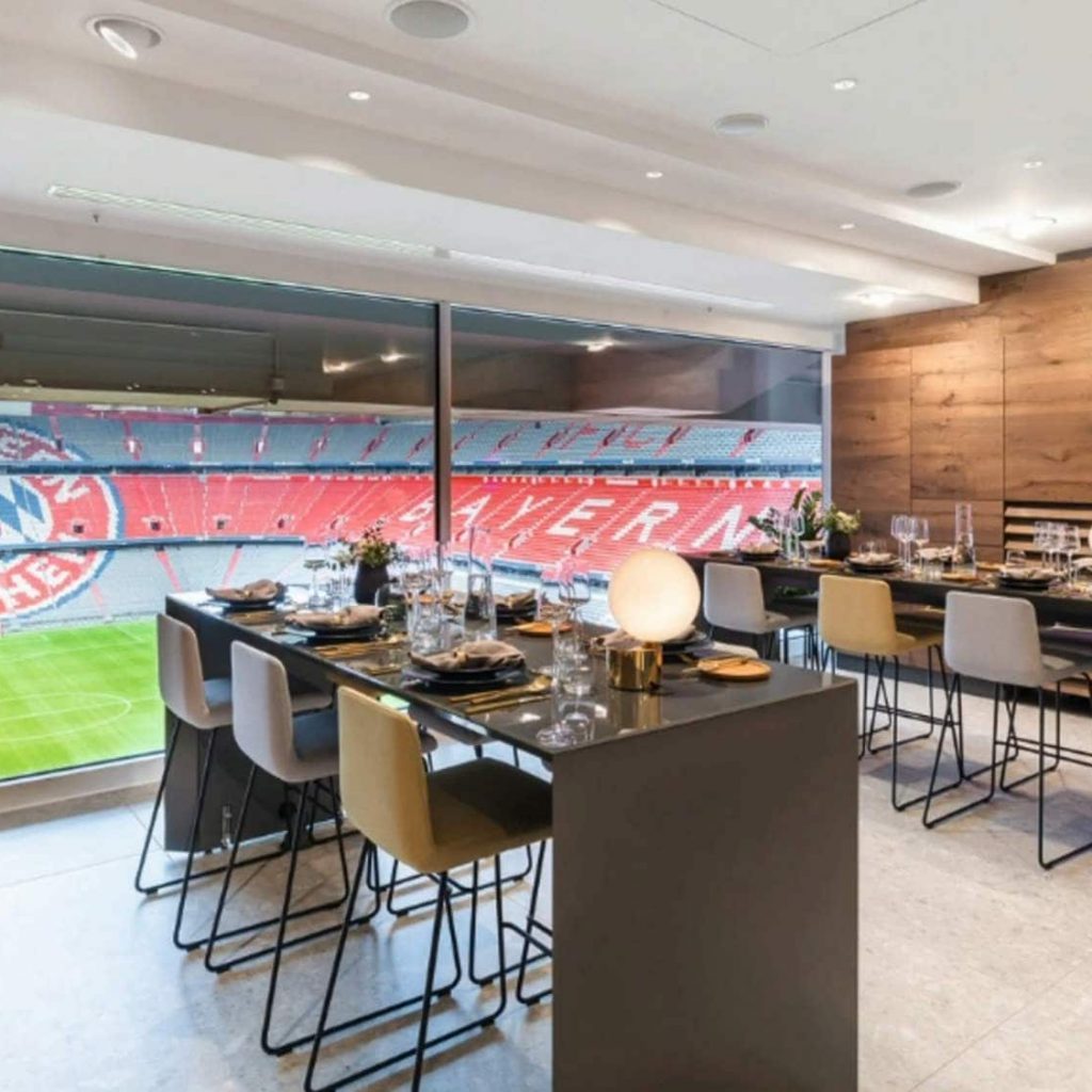 Zutaten für ein perfektes Match: Im August 2021 startete die Miele Lounge in der Münchner Allianz Arena – als Herzstück der Kooperation von Miele als exklusivem Hausgeräte-Partner des FC Bayern München.