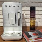 Der Smeg Kaffeevollautomat erhält eine Auszeichnung im „DINEUS 2022“-Wettbewerb.