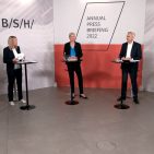 Zogen Bilanz für das BSH-Jahr 2021 (v.l.n.r.): Lars Schubert, Nadine Schian (Head of Corporate Communications, BSH), Dr. Carla Kriwet, Matthias Ginthum und Gerhard Dambach.