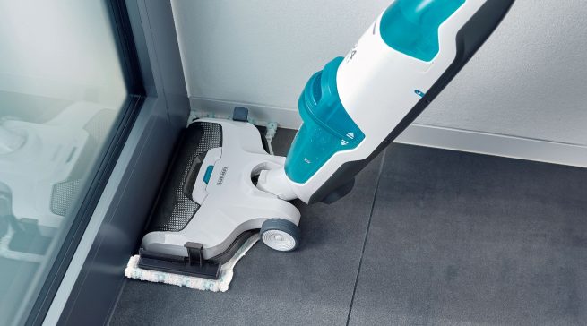 Leifheit Akku-Saugwischer Regulus Aqua PowerVac Pro mit Eckengleiter.