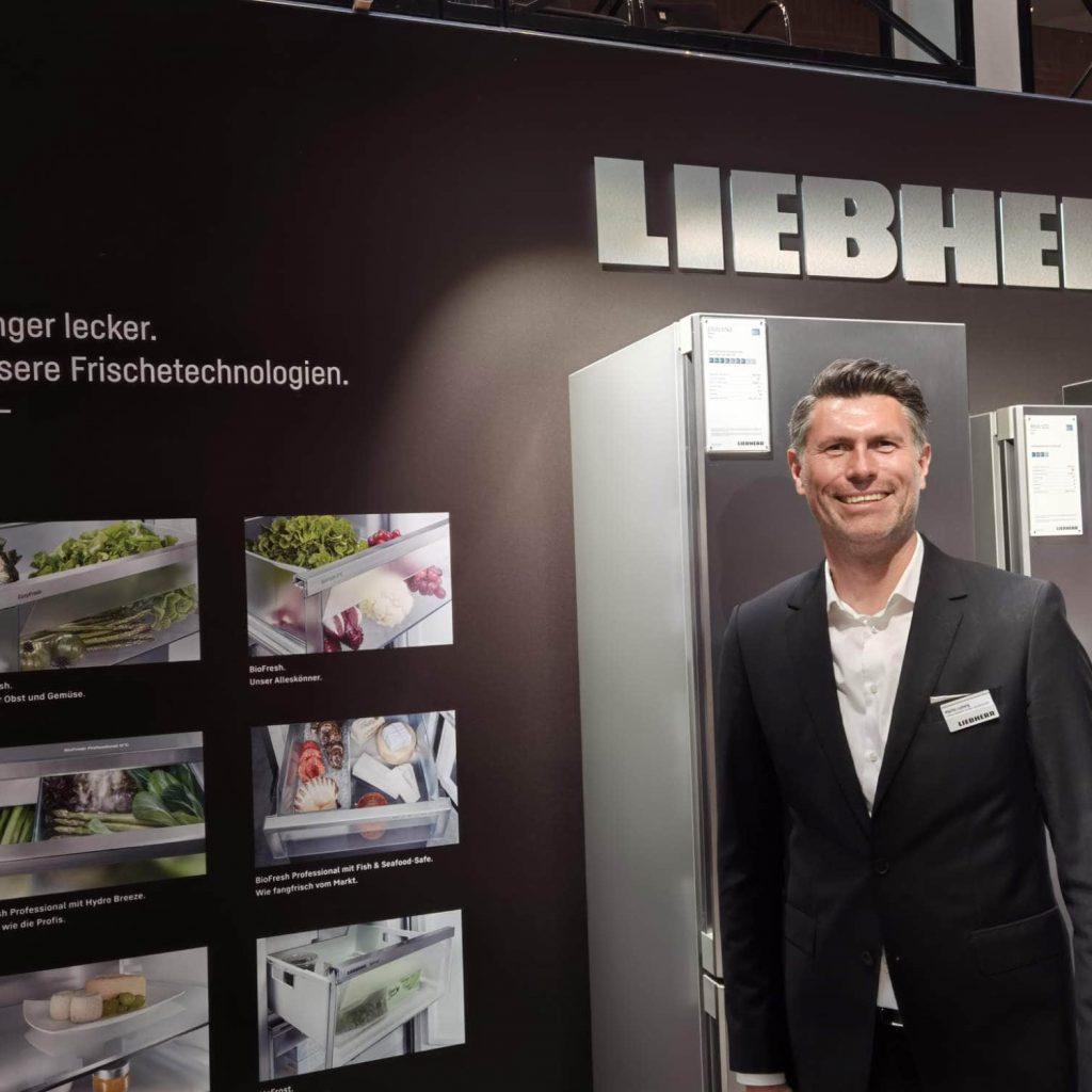 Freut sich über den Start der Liebherr Mega-Kampagne „Frisch durch den Sommer“: Martin Ludwig, Head of Business Area DE, Liebherr-Hausgeräte Vertriebs- und Service GmbH.