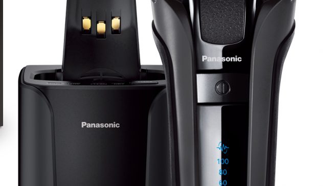 Panasonic Rasierer Series 900 mit 5-fach Scherkopf.