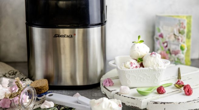 Steba Eismaschine IC 30 für die Zubereitung von Eiscreme und Sorbet.