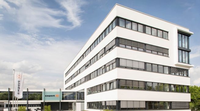 Die heutige expert Zentrale in Langenhagen bei Hannover.