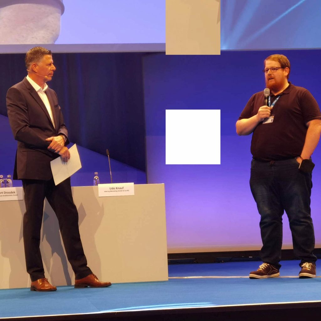 Hochwassergeschädigt: telering-Händler Florian Kessler (Fernseh Kill) aus Prüm in der Eifel freut sich über die fulminante Unterstützung aus der telering-Zentrale.