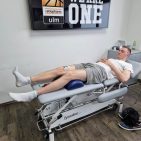 Punktgenaue Regeneration: Beurer Massage Gun MG 180 und Prof-Basketballer Philipp Herkenhoff mit dem EM 59 Heat.