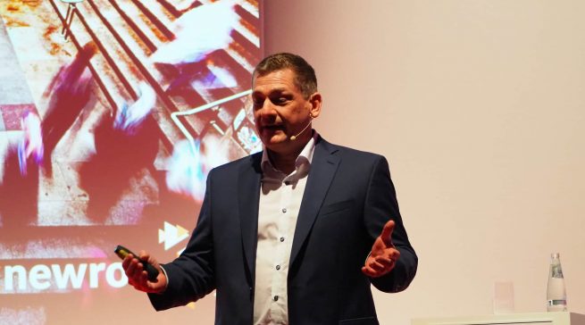 „Der aktuelle Trend zurück ins Ladengeschäft ist eine Chance für stationäre Händler, ‚ihre‘ Konsumenten zu halten und verstärkt zurückzugewinnen“, Alexander Dehmel.