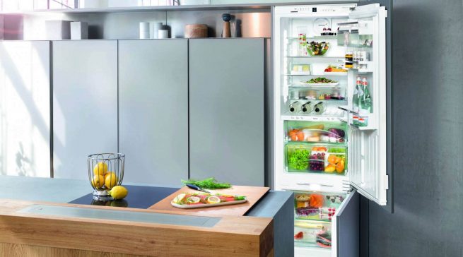 Die Stiftung Warentest hat für die September-Ausgabe des Magazins „test“ 25 Kühl-Gefrier-Kombinationen getestet. Foto: Liebherr