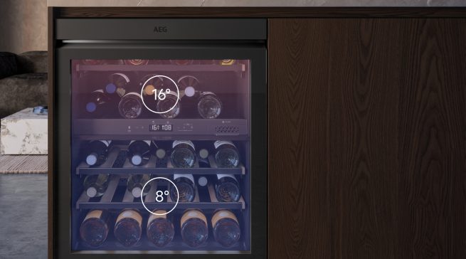 AEG Weinschrank 8000 Perfect Shelving in unterschiedlichen Modellen.