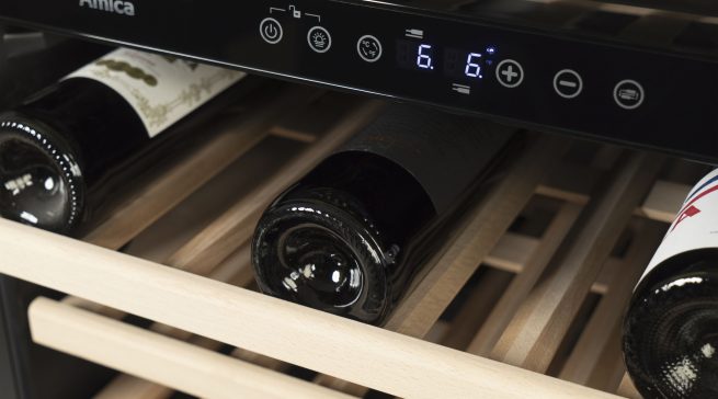 Die neuen Weintemperierschränke von Amica schaffen ideale Lagerungsbedingungen für Weine und präsentieren sich entweder im edlen Look mit Edelstahloptik oder im angesagtem Retro-Design.