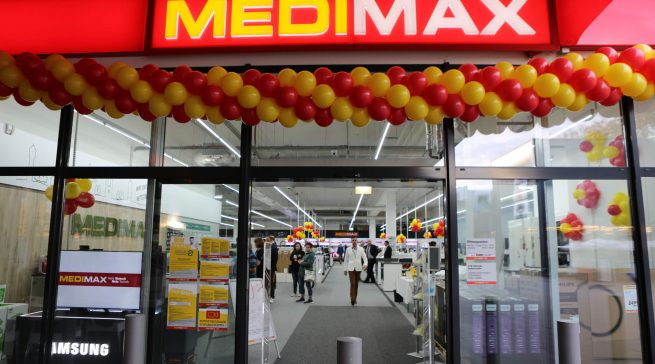 Hell, mit einem klaren Konzept und übersichtlich strukturiert in der Anordnung der Warengruppen: Medimax Nettetal.
