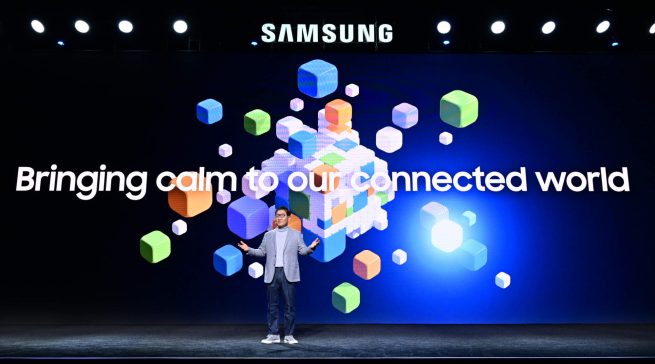 Jong-Hee Han, Vice Chairman, CEO und Head of the DX (Device eXperience) Division bei Samsung Electronics, stellte das Thema „Bringing Calm to Our Connected World“ vor, dessen Ziel es ist, das Leben durch Vernetzung einfacher zu machen.