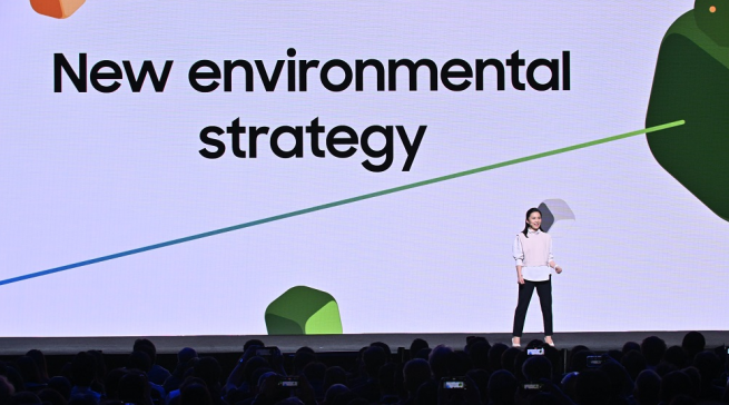 Inhee Chung, Vizepräsidentin des Corporate Sustainability Center bei Samsung, erläuterte die neue Umweltstrategie des Unternehmens für mehr Nachhaltigkeit im Alltag.
