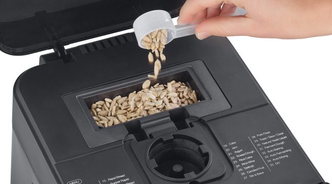 Knetet und backt kompakt – der neue Brotbackautomat von Graef ist ein Allroundtalent.