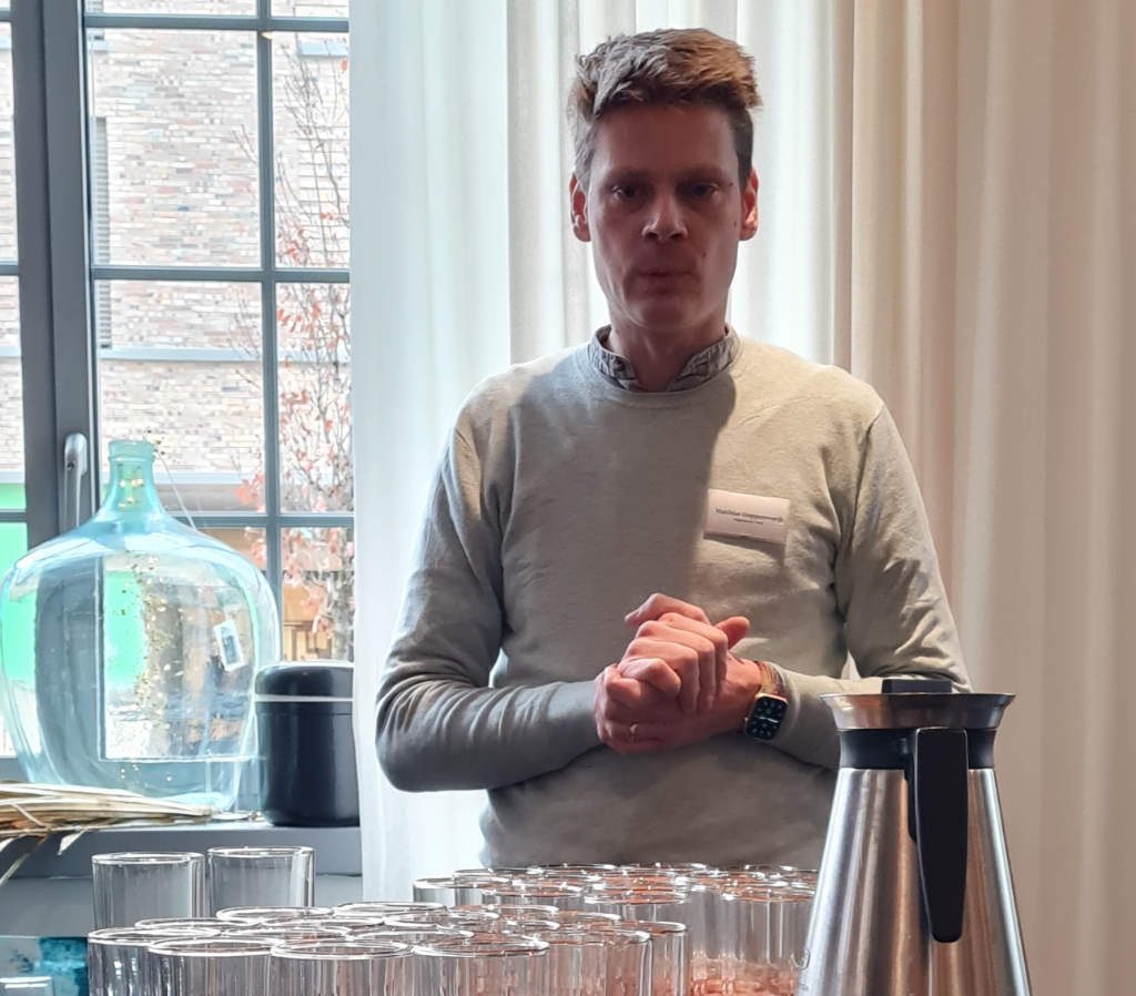 Matthias Hoppenworth (Rösterei Hoppenworth & Ploch, Frankfurt) erläutert mit einer Blindverkostung die Unterschiede bei Cold Brew.