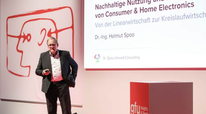 Dr. Helmut Spoo zeigte anlässlich des Innovationsforums gfu Insights & Trends im vergangenen Sommer eindrucksvoll auf, dass die Vermeidung von Abfällen, das hochwertige Recycling und die Rückgewinnung wertvoller Rohstoffe immer wichtiger werden.