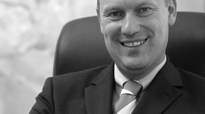 Mit dem Tod von Oliver Höner verliert die Möbelbranche einen engagierten Unternehmer mit immenser Gestaltungskraft, einen Pionier und Wegbereiter.