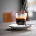 Kaffee wird wieder mehr auf dem Weg zur Arbeit, in der Mittagspause oder beim Businesslunch getrunken. Aber auch die klassische Kaffeepause erlebt ihr Revival.