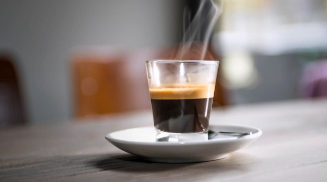 Kaffee wird wieder mehr auf dem Weg zur Arbeit, in der Mittagspause oder beim Businesslunch getrunken. Aber auch die klassische Kaffeepause erlebt ihr Revival.