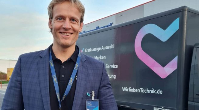 „Die schwierigen Rahmenbedingungen wie Fachhandelssterben, Konkurrenz durch Online-Handel, Marktmacht einzelner Großanbieter, Direktvertriebsaktivitäten der Lieferanten, Corona-Krise, Hochinflation, sinkende Kaufkraft usw. setzten dem Unternehmen schwer zu“, Robert Drosdek, Geschäftsführer Brömmelhaupt.