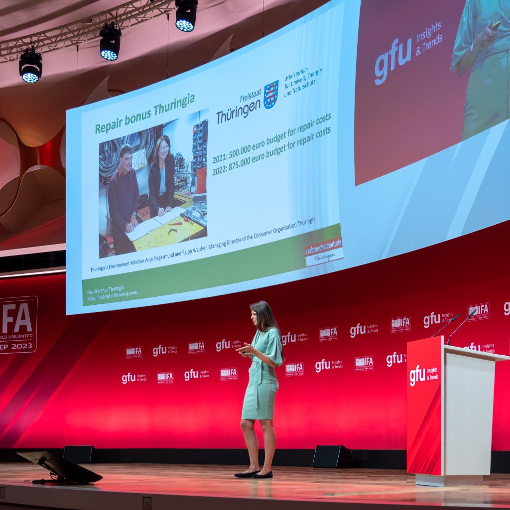 Claudia Kreft von der Verbraucherzentrale Thüringen stellte das System Reparaturbonus des Landes Thüringen vor.