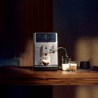 Kompakt, überraschend, smart: WMF präsentiert eine neue Generation der Kaffeevollautomaten-Serie „Perfection“. Fotos: WMF