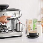 Sage Espressomaschine Barista Touch Impress mit AutoMilQ-Technologie.