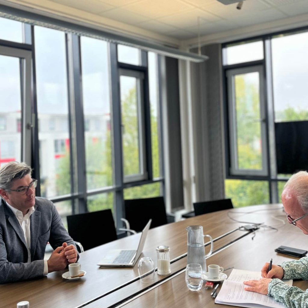 Matthias M. Machan traf IFH Geschäftsführer Broris Hedde (l.) zum Interview in Köln.