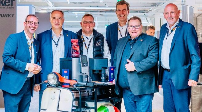 Vermitteln jede Menge EK-Spirit (v.l.n.r.): Martin Wolf (Leiter Vertrieb- und Marketing), Christian Bichlmeier (Regionalleiter Süd), Tobias Frank-Weigl (Regionalleiter küchenplus), Franz Schreckenberg (Leiter Category Management Elektro), Rainer Herold (Regionalleiter Nord), Dirk Borutta (Regionalleiter Mitte)