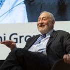 Start der internen Nachhaltigkeitsinitiative von De‘Longhi mit Nobelpreisträger Joseph Stiglitz in Treviso.
