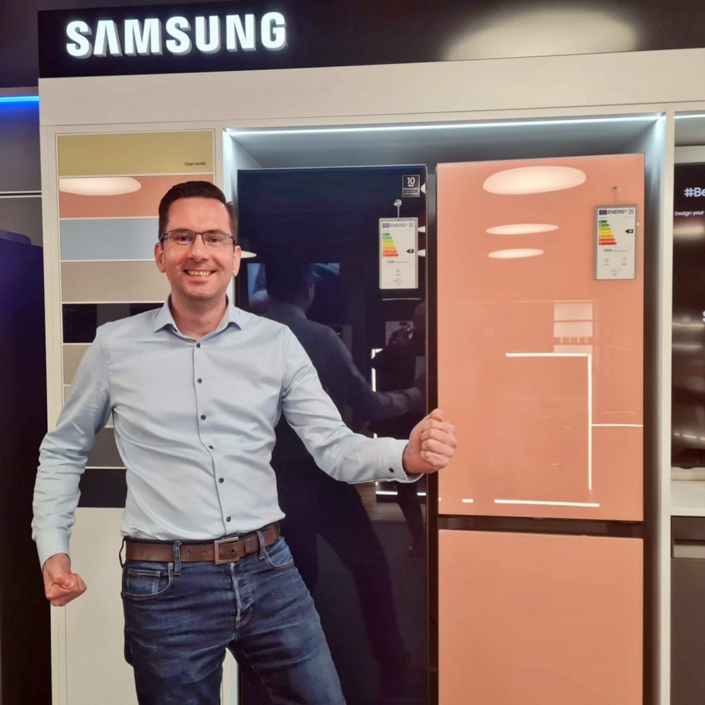 Oliver Dassinger freut sich über den gewinn des EK Passion Star.