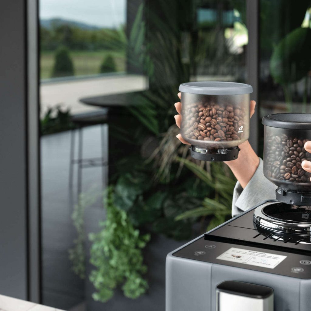 Mit Rivelia und ihrem innovativen Bean Switch System läutet De’Longhi eine neue Ära der Kaffeezubereitung ein. Foto De‘Longhi