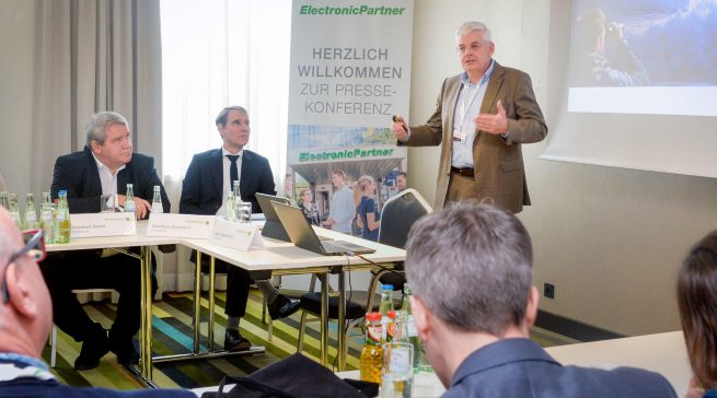 Bilanz gezogen: Die Verbundgruppe ElectronicPartner kann auf ein profitables Geschäftsjahr 2023 zurückblicken, in dem sich die drei Kernmarken – EP:, Medimax und das Technologie-Netzwerk comTeam – erfolgreich dem herausfordernden Markttrend gestellt haben.