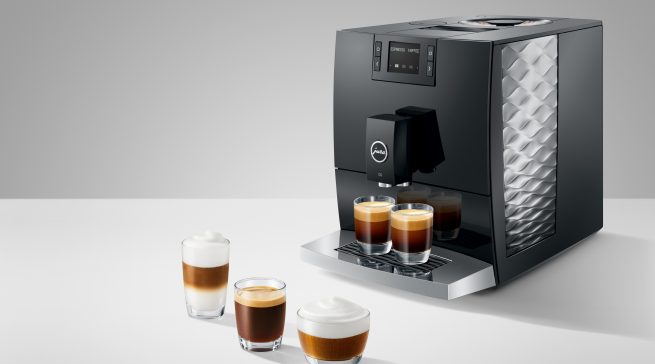 Jura Kaffeevollautomat C8 mit Milchsystemreinigung .