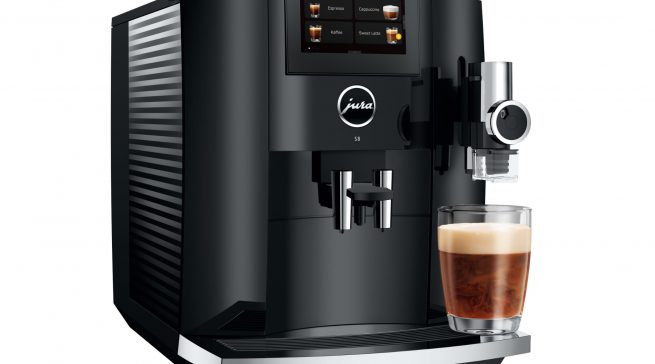 Jura Kaffeevollautomat S8 mit Sweet-Foam-Funktion.