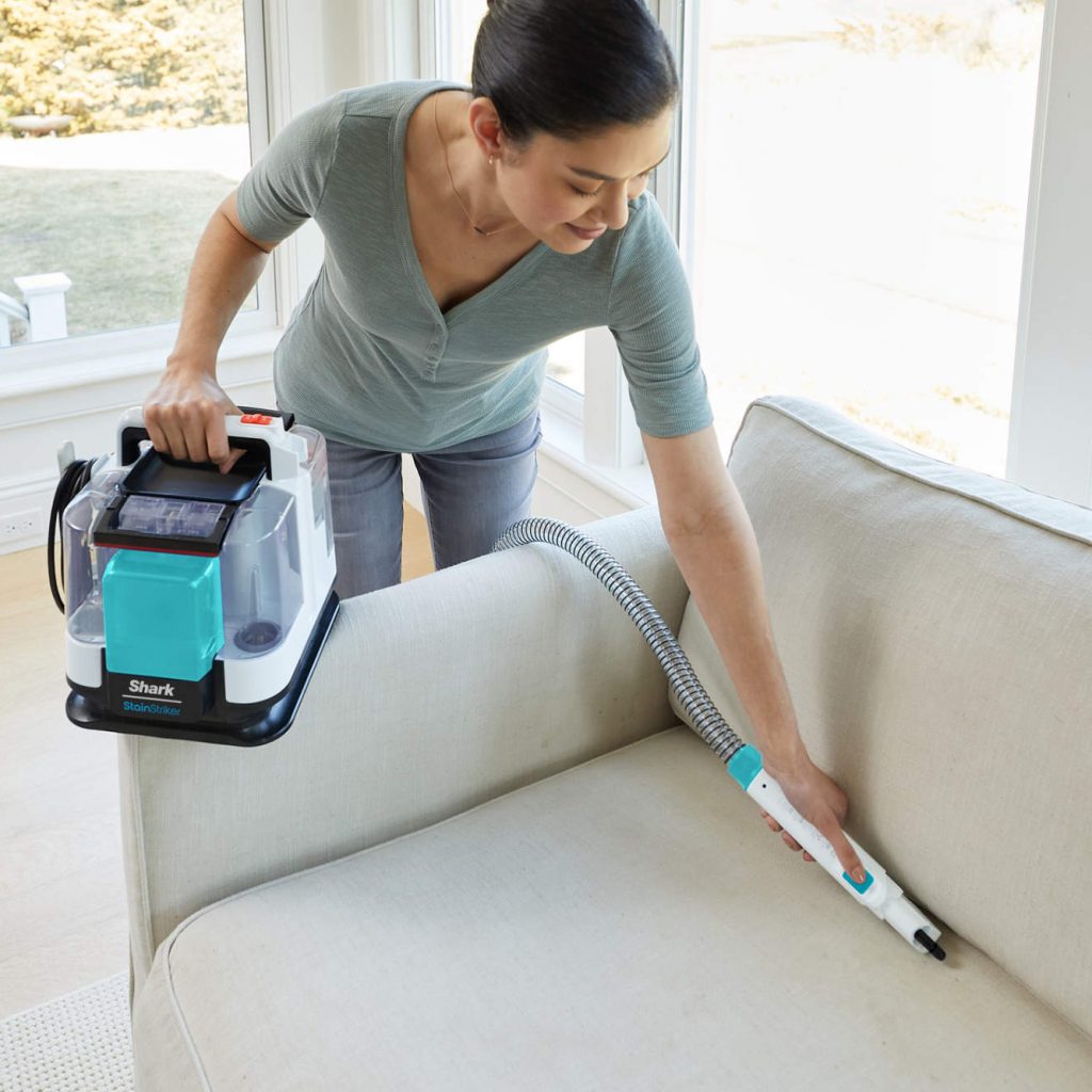 Dank verschiedener Aufsätze ist der Shark StainStriker absolut flexibel in der Reinigung kleinerer Flächen und kommt so z. B. zuverlässig in schmale Ecken und Ritzen.