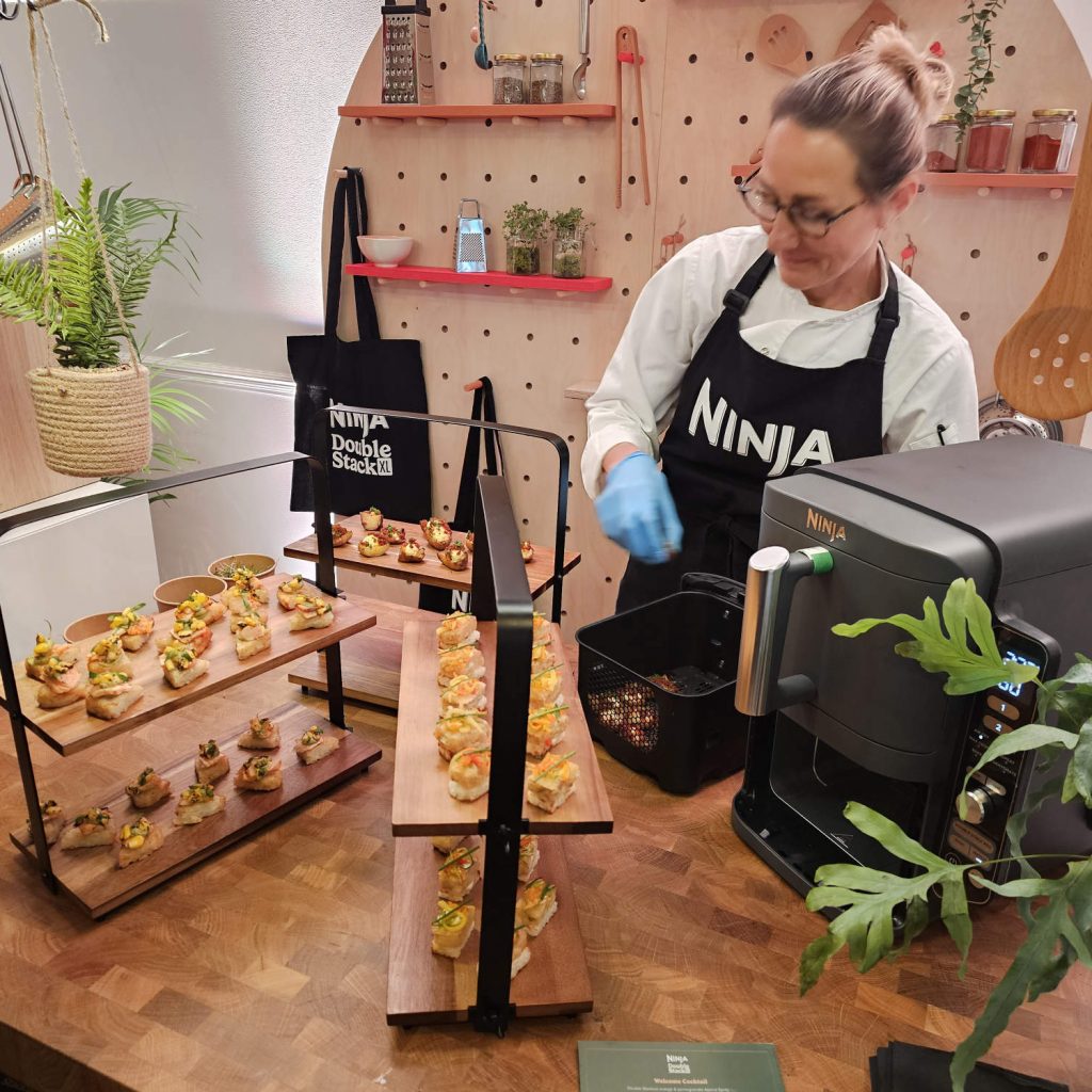 Canapés als Starter aus der Double Stack XL Heißluftfriteuse.