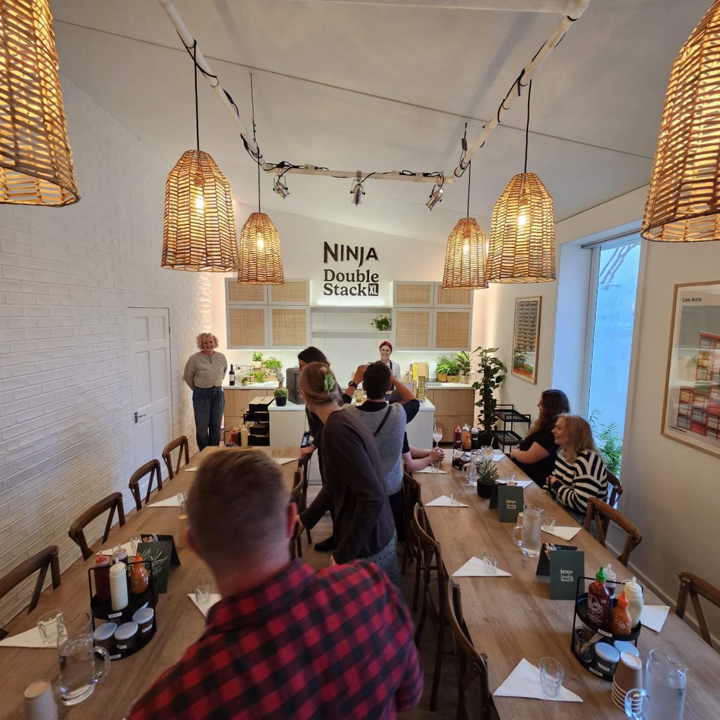 Der Hauptraum in dem "The Savoury Stack" für die Gäste aufgetischt wurde.