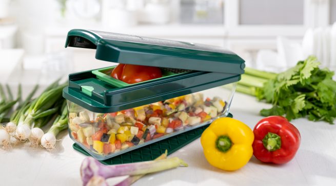 Ob hauchdünne Scheiben, große Würfel oder feine Streifen: Mit den Genius Nicer Dicer gelingt das Zerkleinern von Gemüse spielend leicht.