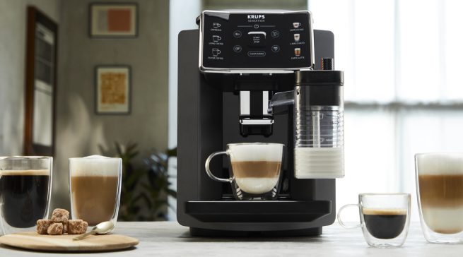 Krups Kaffeevollautomat Sensation Milk mit Filterkaffee-Funktion.