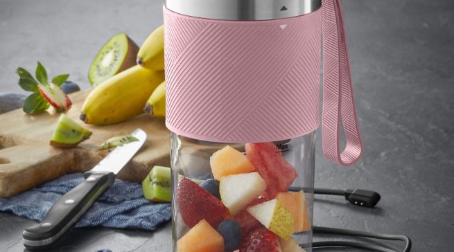 WMF KÜCHENminis Mixer Mix on the Go mit Akkubetrieb.